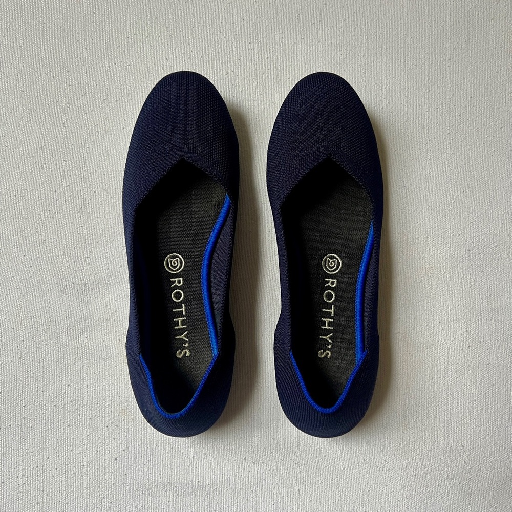 Women’s Rothy’s Navy Flats - Size 10